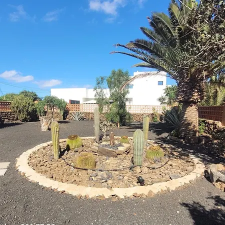 Dom wakacyjny Volcanes, Big House, Gardens Heated Pool La Oliva