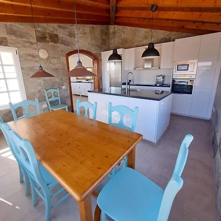 Volcanes, Big House, Gardens Heated Pool La Oliva