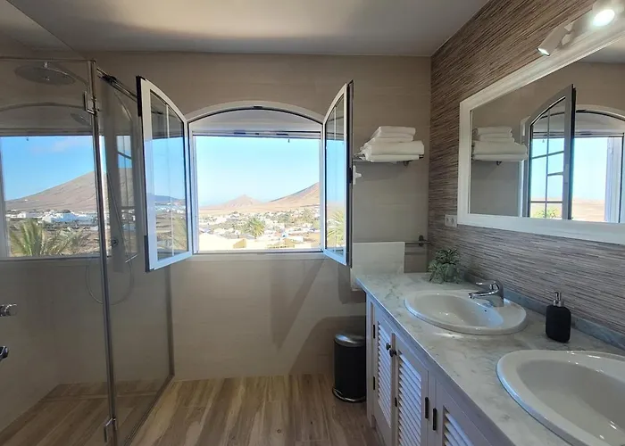 Volcanes, Big House, Gardens Heated Pool Vakantiehuis La Oliva