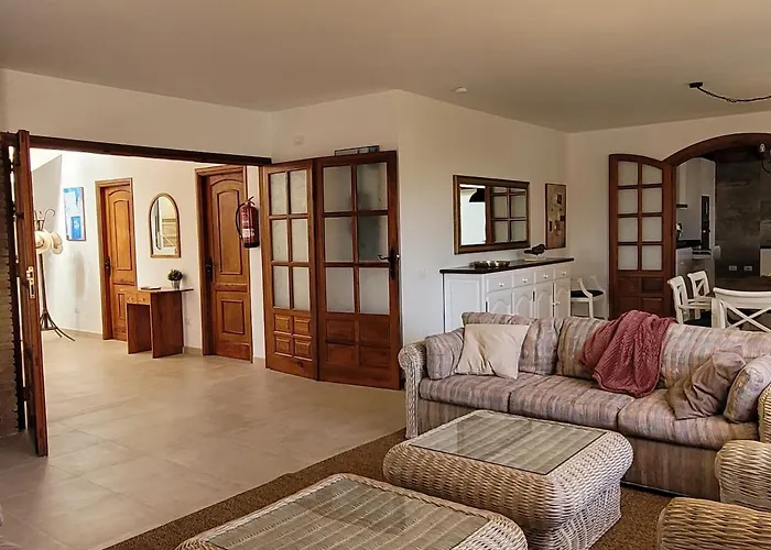 Volcanes, Big House, Gardens Heated Pool Vakantiehuis