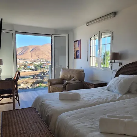 בית נופש Volcanes, Big House, Gardens Heated Pool לה אוליבה