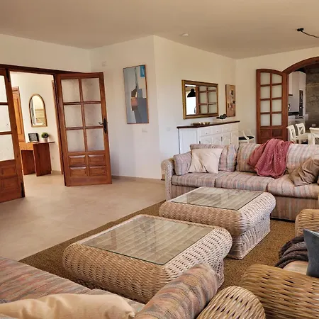 Volcanes, Big House, Gardens Heated Pool Tatil Evi