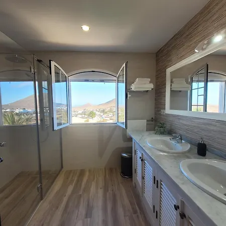 Volcanes, Big House, Gardens Heated Pool Tatil Evi La Oliva