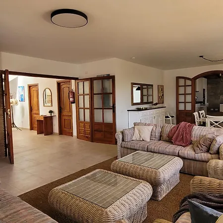 Volcanes, Big House, Gardens Heated Pool Tatil Evi