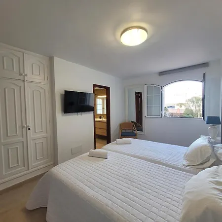 Volcanes, Big House, Gardens Heated Pool Tatil Evi *