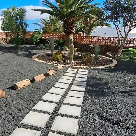 Volcanes, Big House, Gardens Heated Pool Tatil Evi *