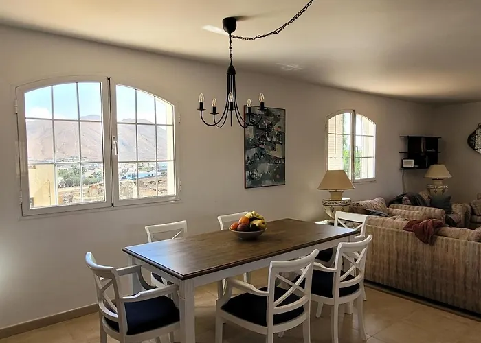 בית נופש Volcanes, Big House, Gardens Heated Pool *