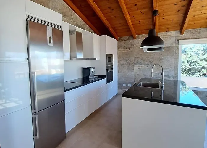 בית נופש Volcanes, Big House, Gardens Heated Pool *